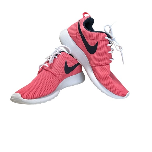 Nike Women's Athletic Shoes Size 8 - Picture 1 of 7